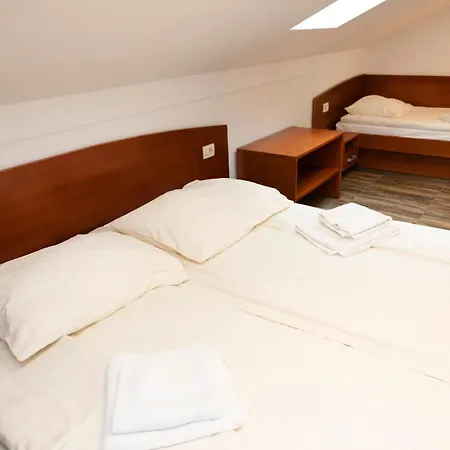 Gostinstvo Tomex Guest house 3*